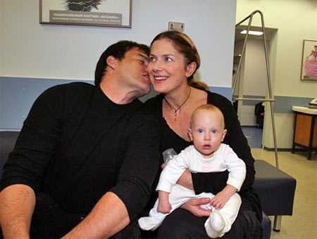 Евгений Дятлов с женой и дочерью