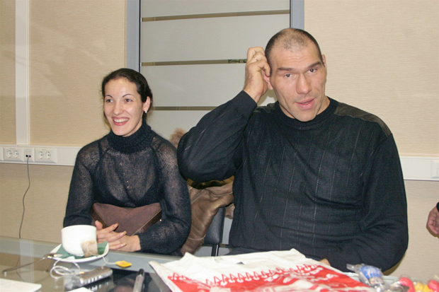 Фото николай валуев с женой и детьми фото
