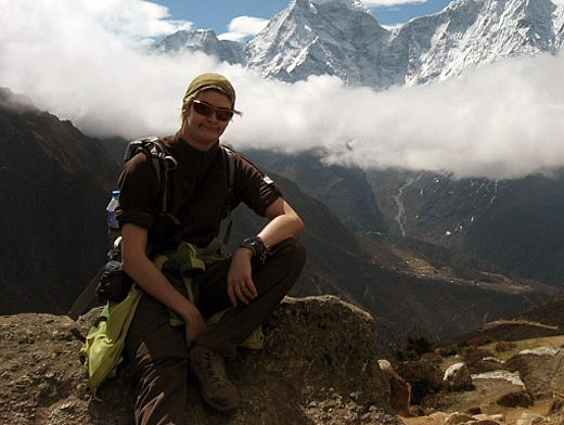 Непал, 2011 г., на фоне шеститысячника Тамсерку