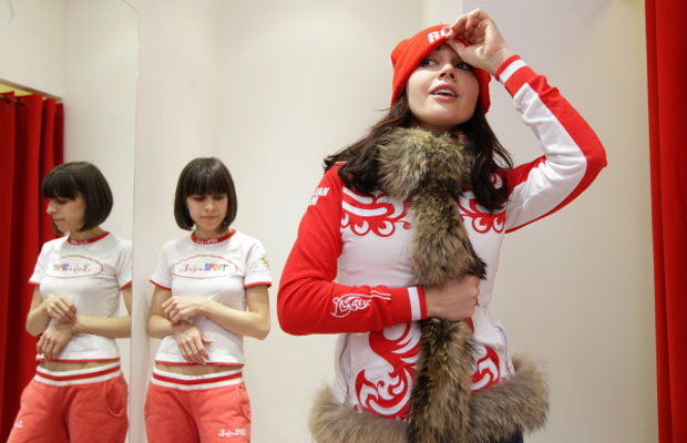 Анастасия Заворотнюк во время примерки коллекции спортивной одежды Ванкувер 2010 