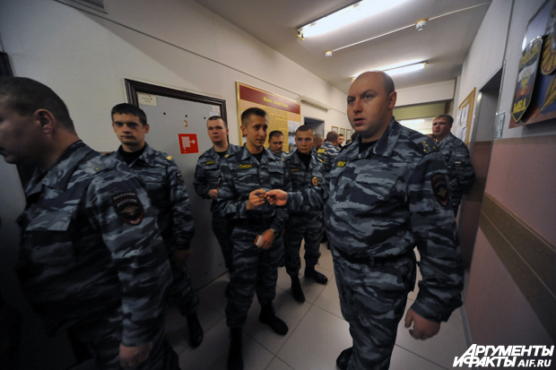 Двое псковских бойцов ОМОНа отстояли честь носить чёрные береты