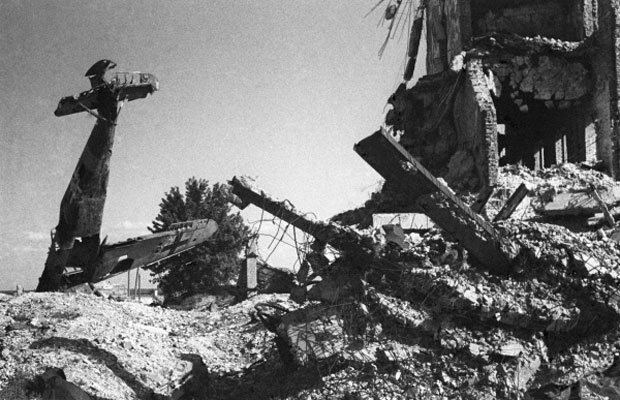 Сбитый над Сталинградом немецкий самолет