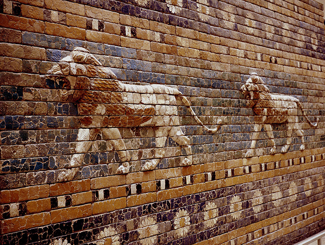 Изображения львов на стенах Вавилона