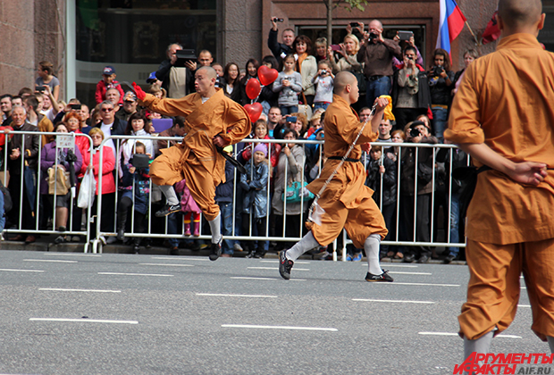 Монахи-воины из монастыря Шаолинь