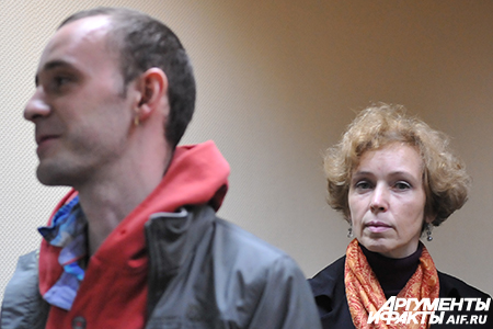 Мать Петра Дмитриева Мария пришла на суд поддержать сына