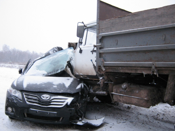  На месте аварии, где погиб заместитель председателя правительства Ульяновской области Николай Доронин, в Нижегородской области